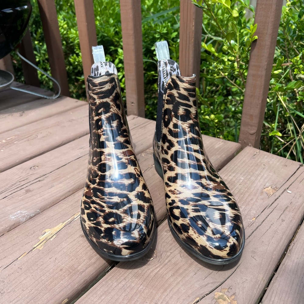 Size 9, J crew ankle rain boots,
